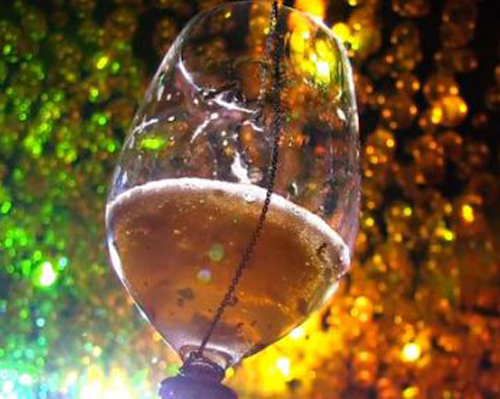 Glitzy Bars Offer Ritzy Cocktails